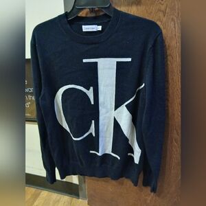 NWOT/ CALVIN KLEIN signature logo sweater